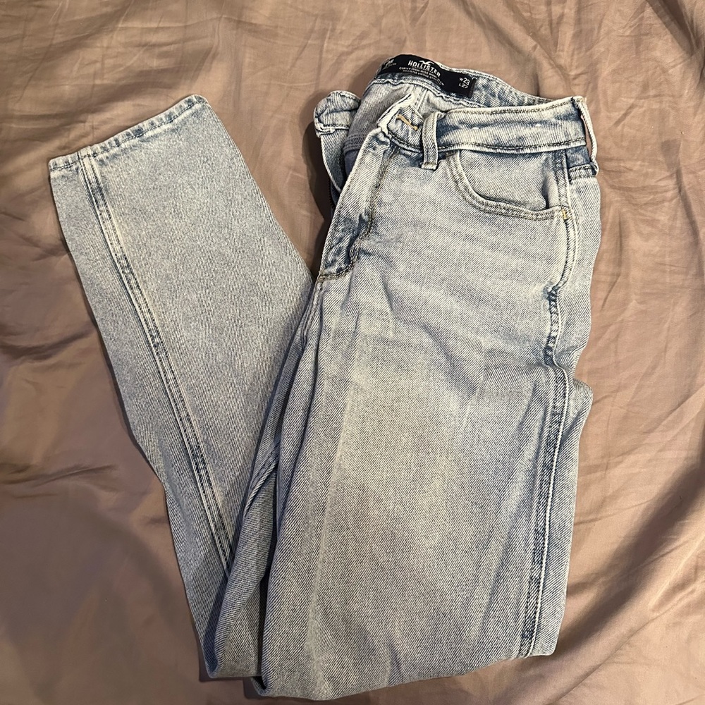 Hollister curvy high-rise mom Jean
